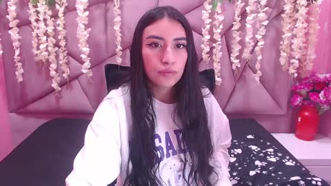 Snapshot of tiffani_hott_ chatting on December 7, 2024, 3:47 am TIFANI online show from December 7, 2024, 3:47 am