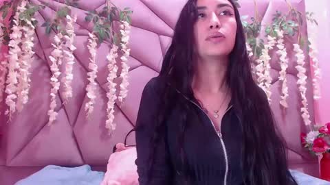 Snapshot of tiffani_hott_ chatting on December 12, 2024, 3:21 am TIFANI online show from December 12, 2024, 3:21 am