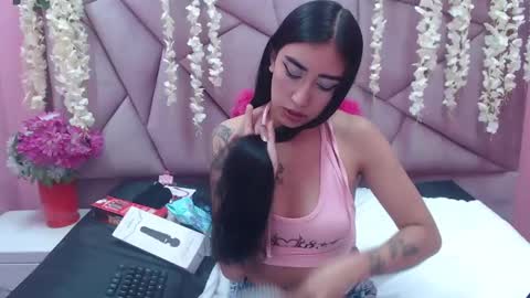 Snapshot of tiffani_hott_ chatting on January 24, 2025, 3:43 am TIFANI online show from January 24, 2025, 3:43 am