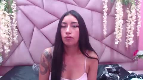 Snapshot of tiffani_hott_ chatting on February 4, 2025, 3:00 am TIFANI online show from February 4, 2025, 3:00 am