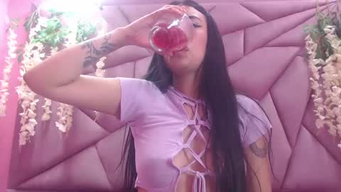 Snapshot of tiffani_hott_ chatting on February 11, 2025, 5:58 am TIFANI online show from February 11, 2025, 5:58 am