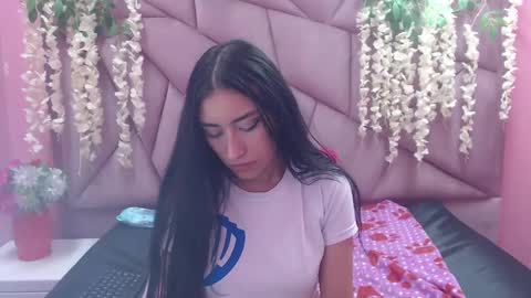 Snapshot of tiffani_hott_ chatting on February 16, 2025, 3:04 am TIFANI online show from February 16, 2025, 3:04 am