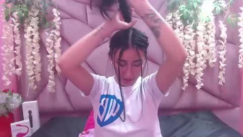 Snapshot of tiffani_hott_ chatting on February 16, 2025, 9:59 am TIFANI online show from February 16, 2025, 9:59 am