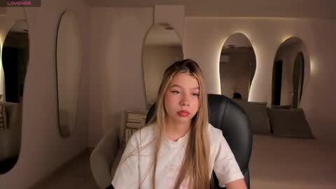 Tiffanny Sins online show from May 27, 2026, 3:03 am