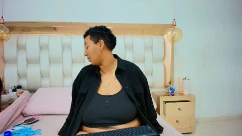 Snapshot of tiffantyandstacy chatting on February 15, 2026, 9:41 am Tiffany and Stacy online show from February 15, 2026, 9:41 am