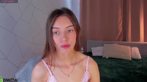 Snapshot of tiffany__grace chatting on July 4, 2026, 1:01 am Tiffany online show from July 4, 2026, 1:01 am