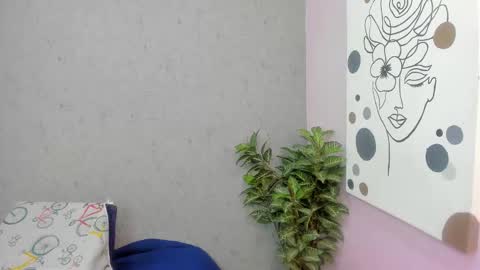 tiffany_mendez online show from December 5, 2025, 12:03 pm