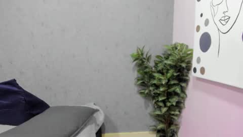 Snapshot of tiffany_mendez chatting on February 5, 2026, 12:10 pm tiffany_mendez online show from February 5, 2026, 12:10 pm