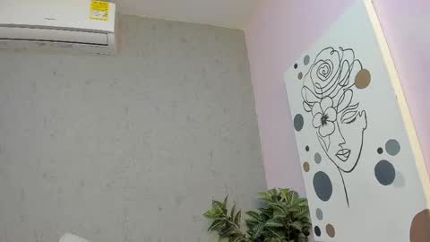 tiffany_mendez online show from May 19, 2026, 12:00 pm