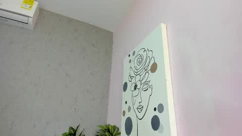 tiffany_mendez online show from May 20, 2026, 12:00 pm