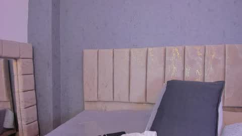 tiffany_mendez online show from May 21, 2026, 12:01 pm