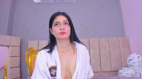 Snapshot of tiffany_mendez chatting on July 7, 2026, 12:09 pm tiffany_mendez online show from July 7, 2026, 12:09 pm