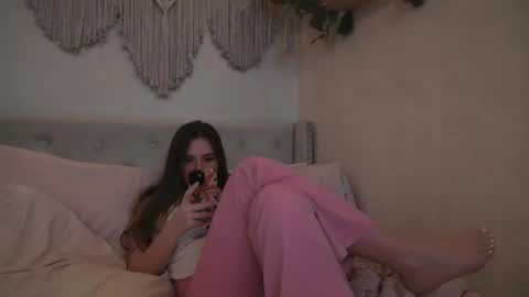 Snapshot of tiffany_samantha chatting on January 14, 2025, 3:53 am Samantha online show from January 14, 2025, 3:53 am