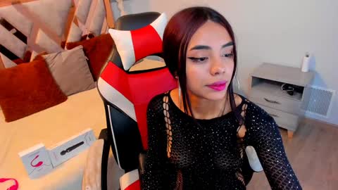 tiffany_sander online show from January 29, 2025, 6:07 pm