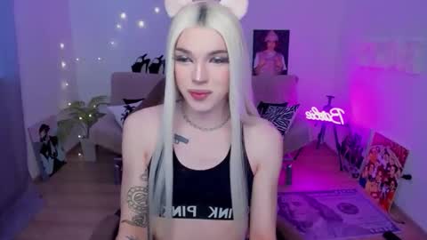 Snapshot of tiffany_smitch chatting on February 1, 2026, 5:17 am Tif online show from February 1, 2026, 5:17 am