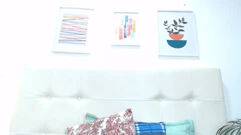 Snapshot of tiffanyfox_1 chatting on February 8, 2025, 4:36 pm Tifanny Fox online show from February 8, 2025, 4:36 pm