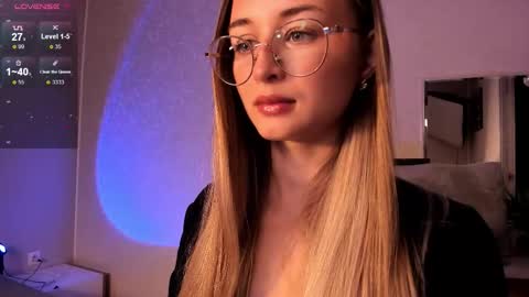 Tiffany online show from September 15, 2025, 12:27 pm