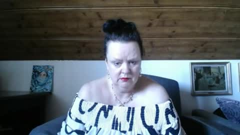 Snapshot of tiffanymature chatting on May 26, 2026, 9:38 am TiffanyMature online show from May 26, 2026, 9:38 am