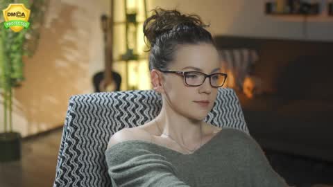 tiffanyriox online show from March 30, 2026, 11:50 pm