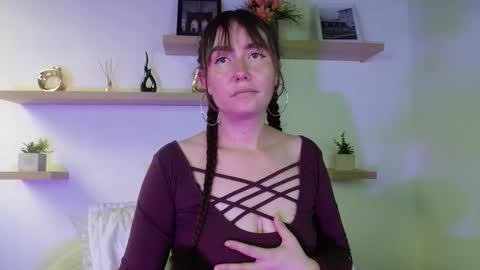 Tiffany online show from December 19, 2025, 9:00 pm