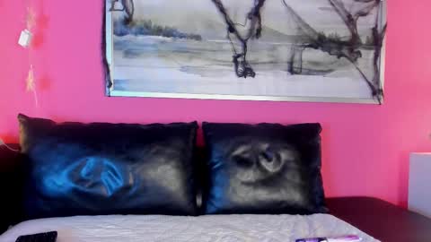 Stefany Suarez online show from October 30, 2025, 9:15 pm