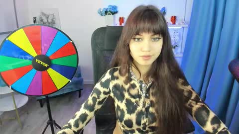 tiffanyyoun online show from November 1, 2025, 11:23 am