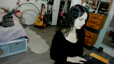 Snapshot of tiggerrosey chatting on January 11, 2025, 2:30 am   All my Links online show from January 11, 2025, 2:30 am