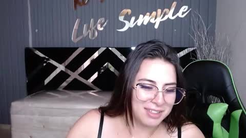 Tiina  online show from December 4, 2024, 2:04 pm