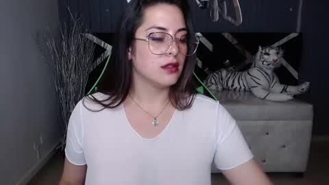 Tiina  online show from December 28, 2024, 10:47 am