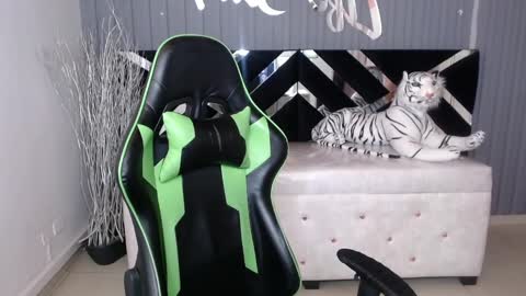 Tiina  online show from December 29, 2024, 10:34 am