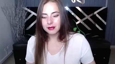 Tiina  online show from January 18, 2025, 1:40 pm