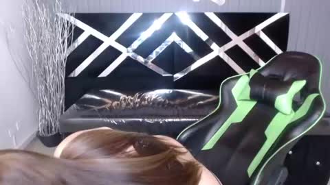 Tiina  online show from January 24, 2025, 4:49 pm