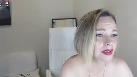 Tilly online show from December 12, 2024, 10:42 pm