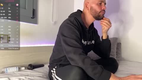 Snapshot of tim_beard chatting on December 22, 2025, 1:24 am Tim Beard online show from December 22, 2025, 1:24 am