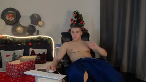 Snapshot of tim_mart chatting on December 25, 2024, 4:00 pm ask me online show from December 25, 2024, 4:00 pm