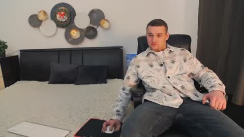 Snapshot of tim_mart chatting on January 5, 2025, 6:46 am ask me online show from January 5, 2025, 6:46 am