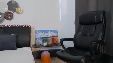 Snapshot of tim_mart chatting on February 16, 2025, 7:48 am ask me online show from February 16, 2025, 7:48 am