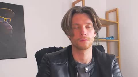 Snapshot of tim_mart chatting on November 30, 2025, 8:13 pm ask me online show from November 30, 2025, 8:13 pm