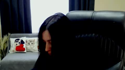 Luisa online show from April 20, 2026, 7:44 am