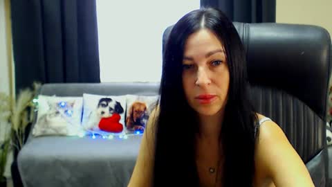 Snapshot of timeparadice chatting on August 4, 2026, 8:06 am Luisa online show from August 4, 2026, 8:06 am