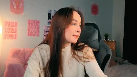 Snapshot of timewithout chatting on February 8, 2026, 7:39 pm Mia online show from February 8, 2026, 7:39 pm