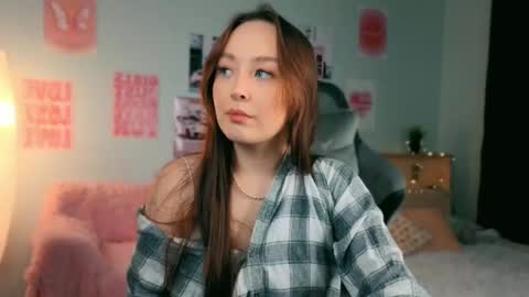 Snapshot of timewithout chatting on February 9, 2026, 7:51 pm Mia online show from February 9, 2026, 7:51 pm