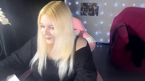 Tina  online show from April 3, 2026, 6:44 am