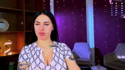 tina_golden1 online show from April 26, 2026, 1:47 am