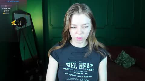 tina_tayllor__ online show from April 1, 2026, 9:56 pm