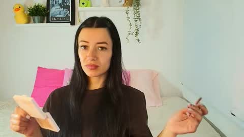 Tina Wild online show from November 28, 2025, 3:42 am