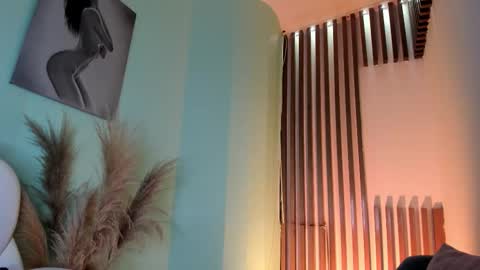 Tina  online show from November 30, 2025, 4:38 am