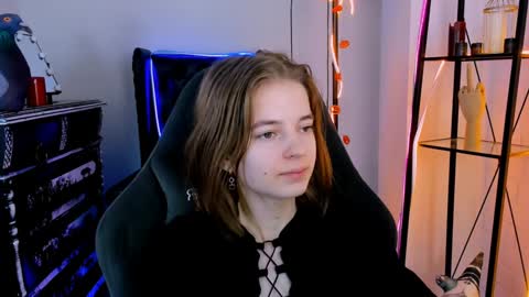 Tina Davil online show from December 3, 2024, 2:27 pm