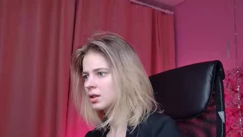 Tina Davil online show from February 10, 2026, 1:15 pm