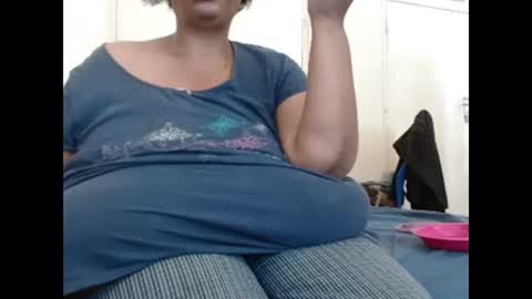 tinagiant online show from January 28, 2025, 2:42 pm